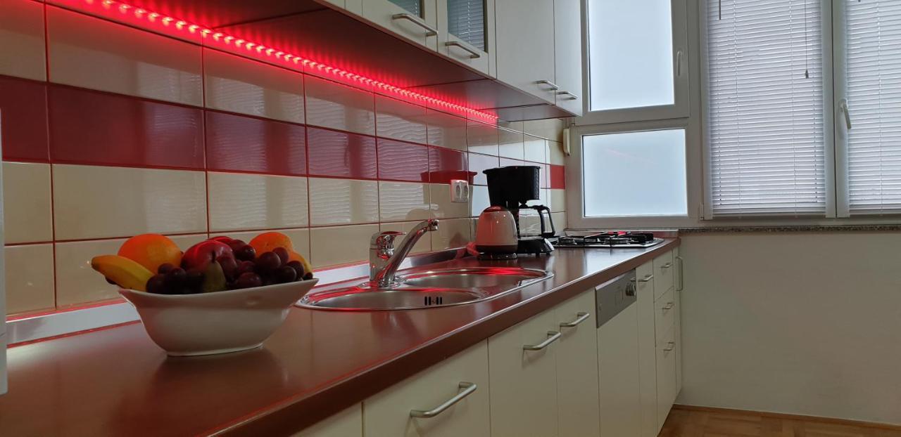 زادار Apartment Sunny Smile المظهر الخارجي الصورة